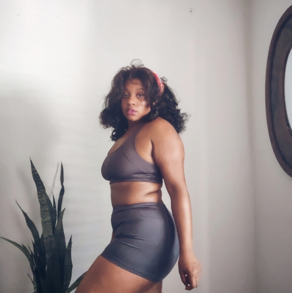 2 Piece Workout Set - Picture 2 of 3